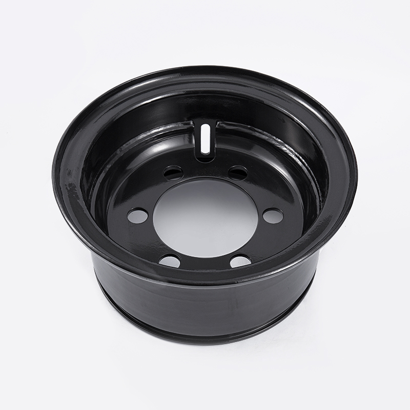 KOMATSU Gaffeltruck i ett stycke stålfälg 28x9-15